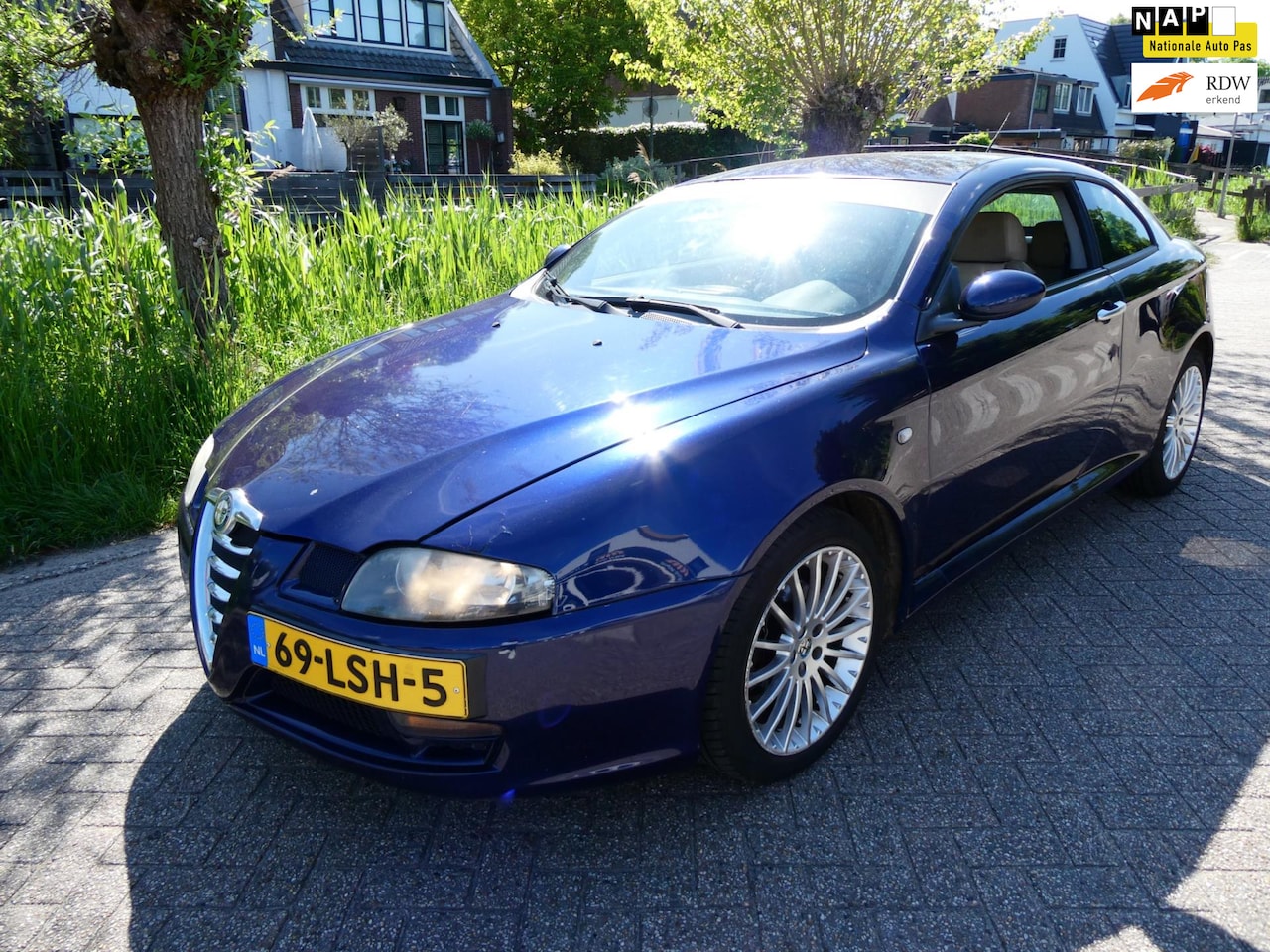 Alfa Romeo GT - 2.0 JTS Distinctive Opknapper Zo meenemen Leder - AutoWereld.nl