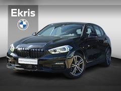BMW 1-serie - 118i Sport Line / Sportstoelen / HiFi Audio / 17 Inch / Parkeersensoren Voor + Achter / Na