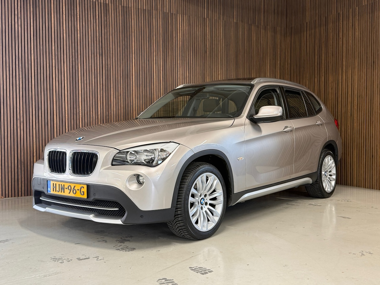 BMW X1 - XDrive28i - 1e Eigenaar - Youngtimer - 72.835 KM - AutoWereld.nl