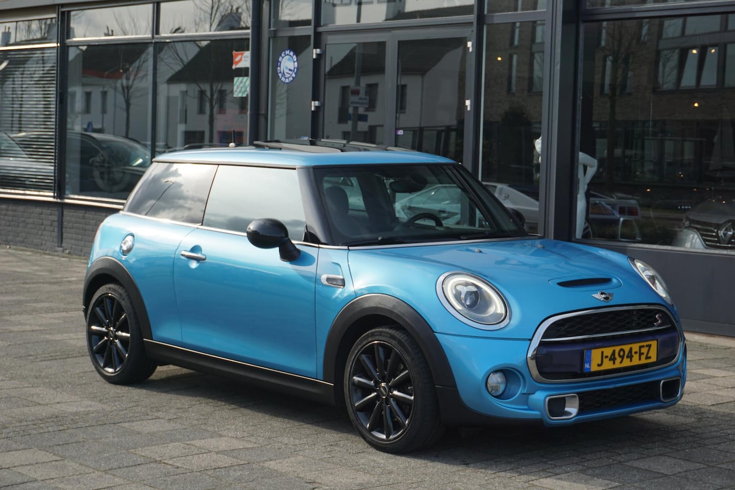 MINI Cooper S - 2.0 Chili Serious Business | Pano - AutoWereld.nl