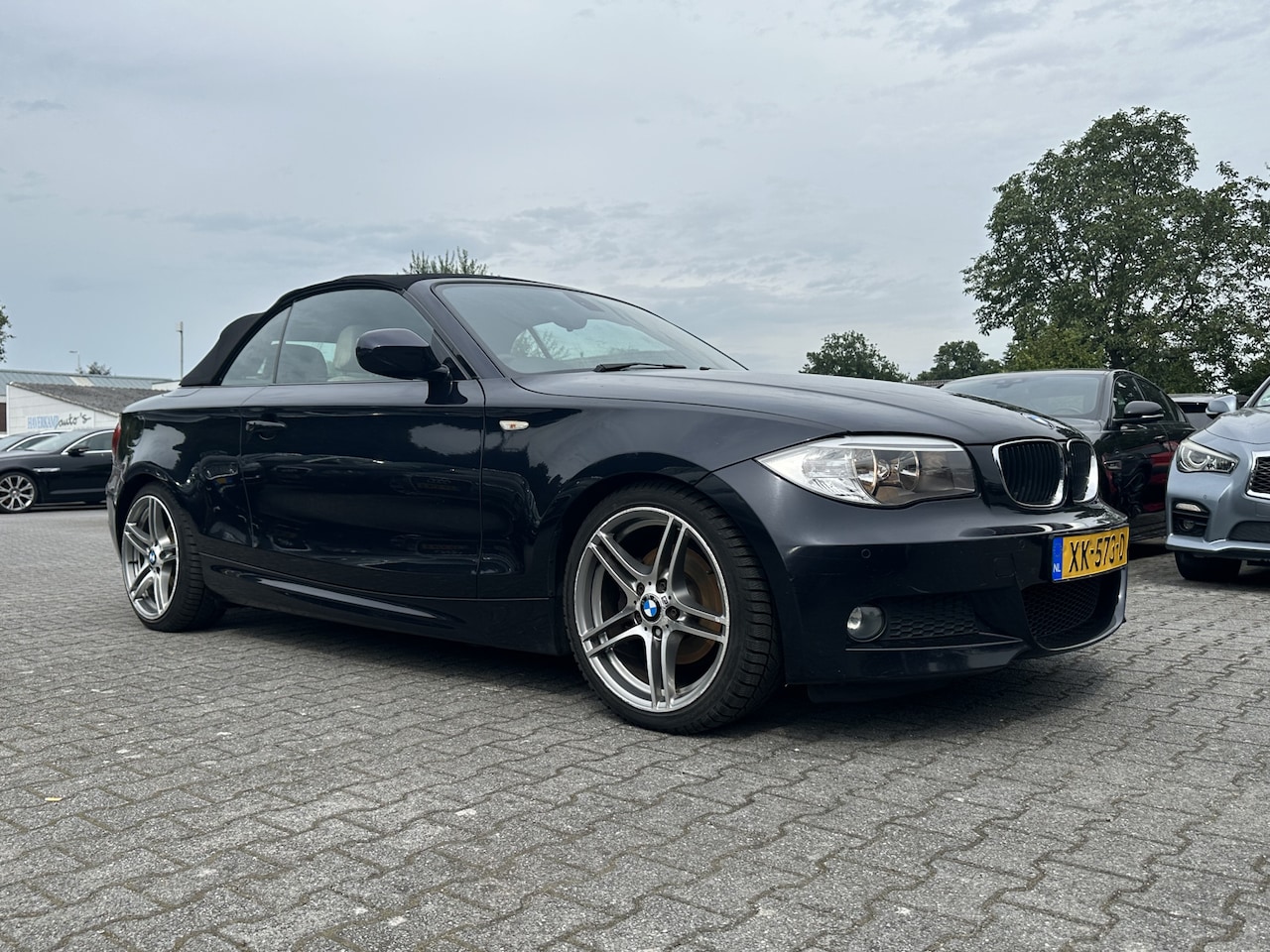 BMW 1-serie Cabrio - 120d Exclusive Edition M-Sportpack [ RHD ] DISTRIBUTIE-KETTING GEBROKEN *FULL-LEATHER | EC - AutoWereld.nl