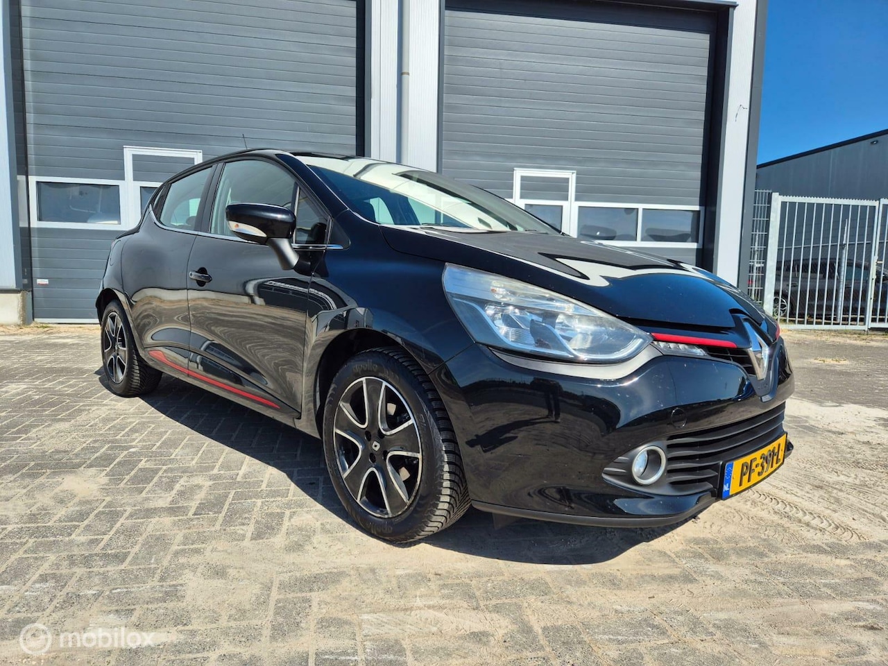 Renault Clio - 1.2 16V | Airco | Navi | APK 04-2026 - AutoWereld.nl
