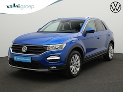 Volkswagen T-Roc - 1.0 TSI 115 pk Style | Trekhaak | Navigatie | Parkeersensoren voor/achter | Adaptive Cruis