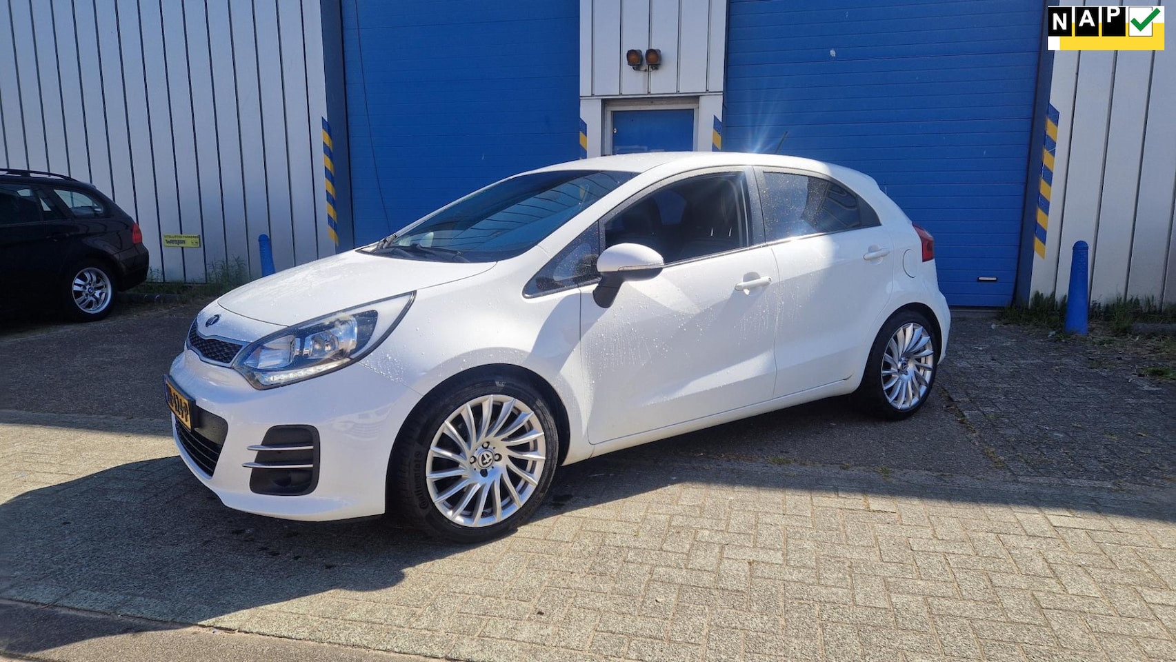 Kia Rio - 1.4 CVVT ExecutiveLine dikke muziek installatie - AutoWereld.nl