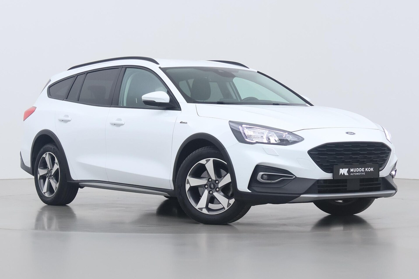 Ford Focus - 1.0 EcoBoost Active | Stoel+Stuurverwarming | Voorruitverwarming | Camera | Getint Glas | - AutoWereld.nl