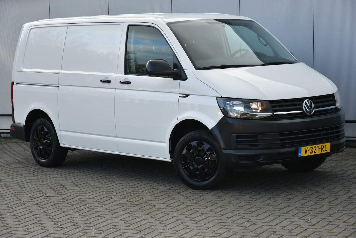 Volkswagen Transporter - 2.0 TDI 102 Pk L1H1 Airco Cruise Trekhaak - AutoWereld.nl