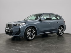 BMW iX1 - eDrive20 67 kWh M Sport Edition Panoramadak | Trekhaak | Premium Pack