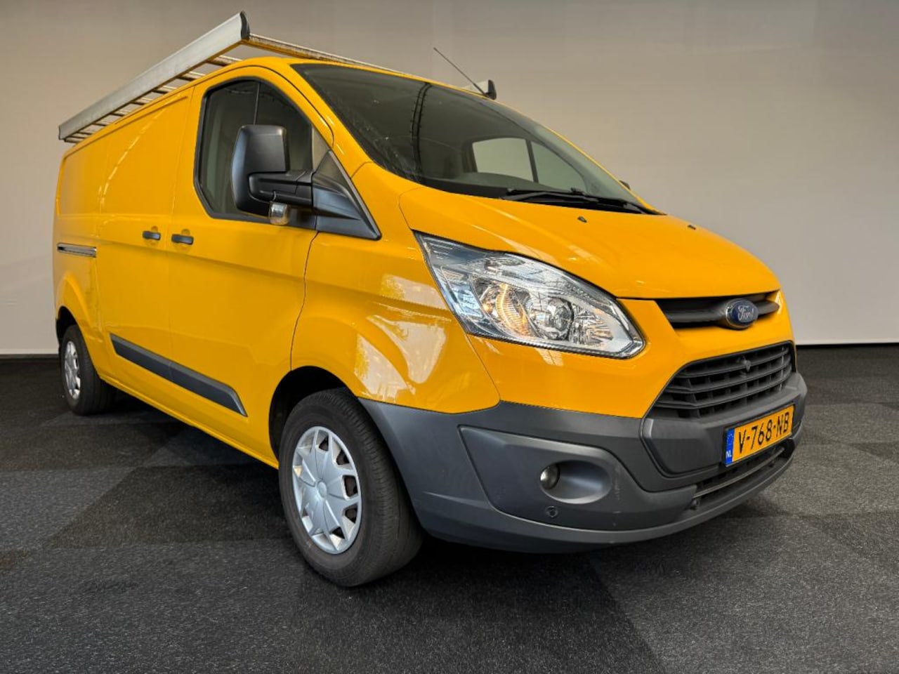Ford Transit Custom - L2H1 Euro 6 Airco Trekhaak Imperiaal - AutoWereld.nl