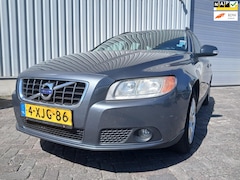 Volvo V70 - 2.0D Momentum - Airco - Trekhaak - Schade - Motor defect