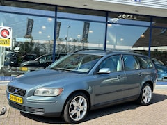Volvo V50 - 2.4 Momentum Clima Cruise 17" LMV Trekhaak NAP NL-Auto Nieuwe APK Nette Staat