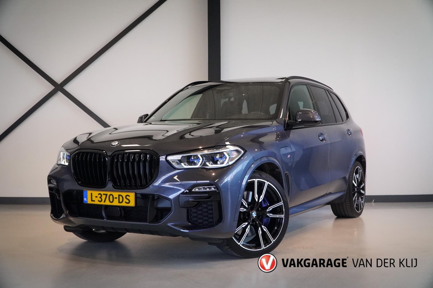 BMW X5 - XDrive45e M-Sport | Panorama | M-Seats | Laser | 4-Wielbest. | 360 Camera | Leder Dash. | - AutoWereld.nl