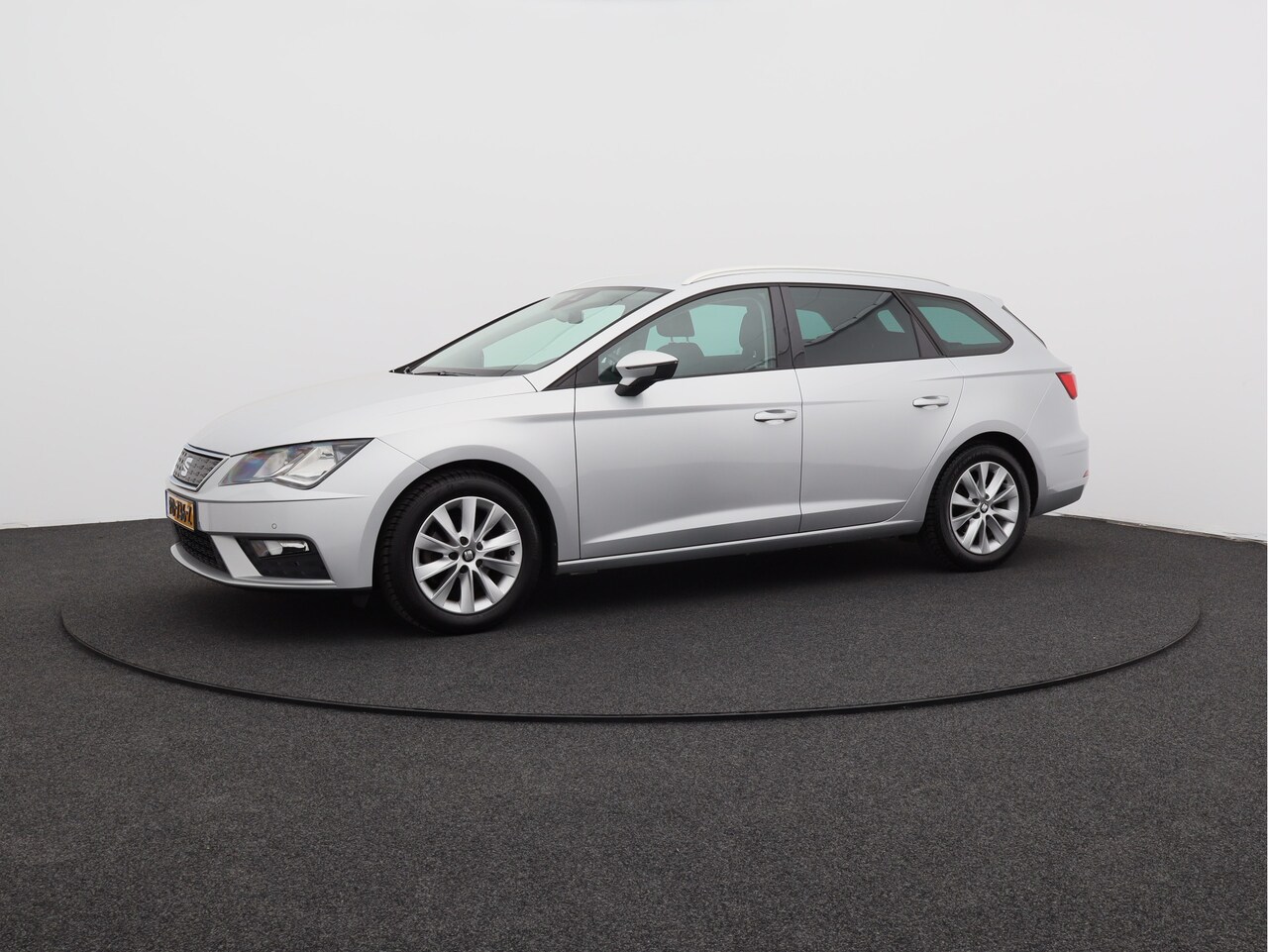 Seat Leon ST - 1.0 EcoTSI Style Business Intense/ lage km! - AutoWereld.nl