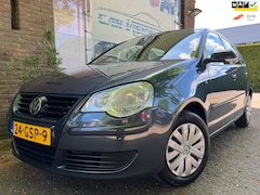 Volkswagen Polo - 1.4-16V Optive|Trekhaak|Airco|5-deurs|