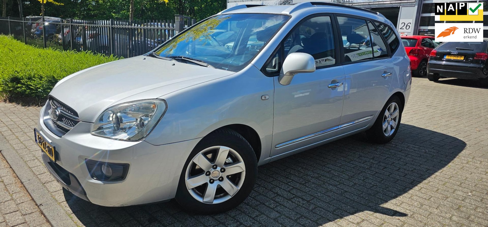 Kia Carens - 2.0 CVVT X-ecutive 2.0 CVVT X-ecutive - AutoWereld.nl