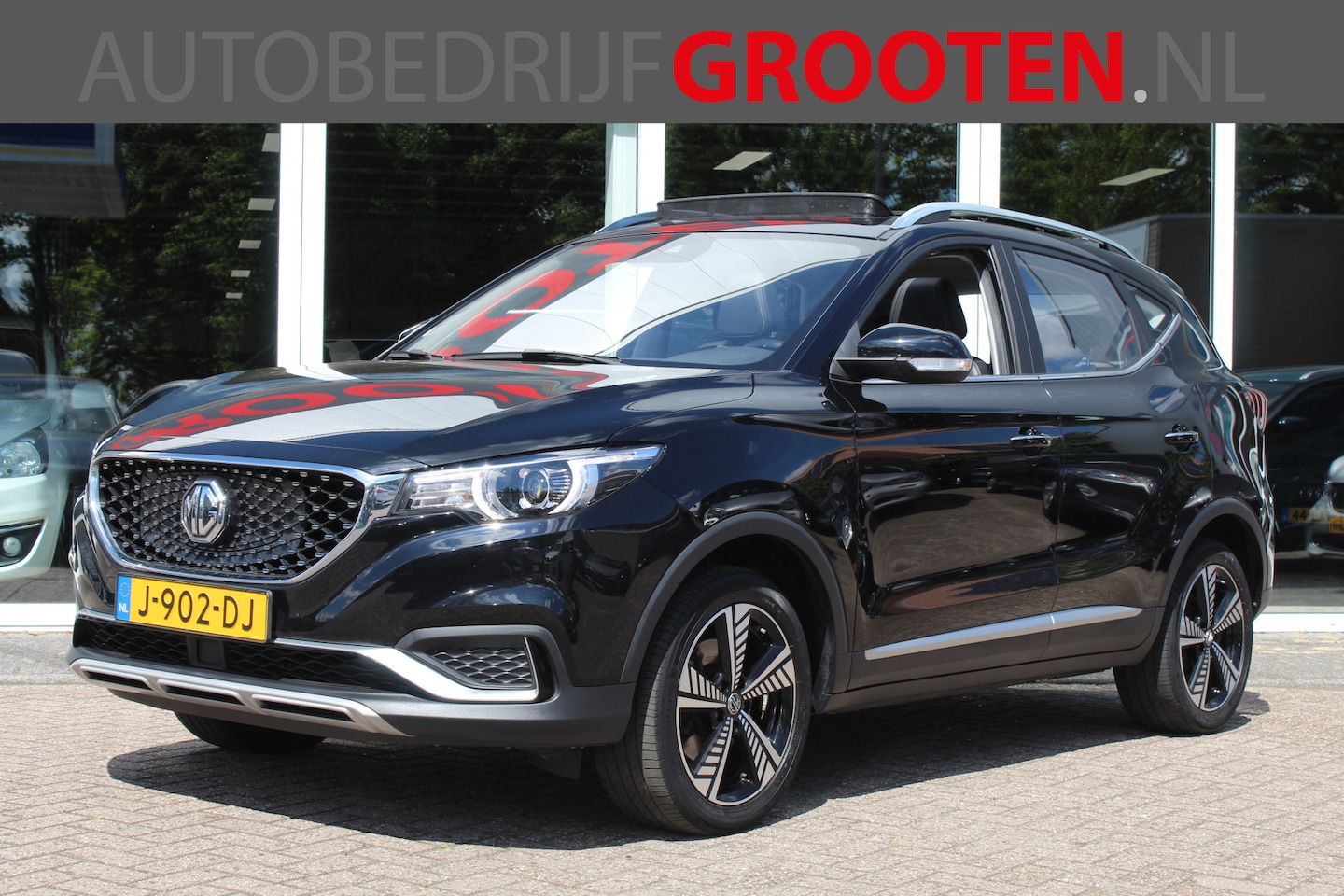 MG ZS - EV Luxury 45 kWh//Schuifdak//Navi//Carplay!! - AutoWereld.nl