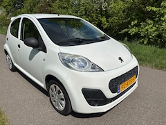 Peugeot 107 - 1.0 Access Zuinig sportief