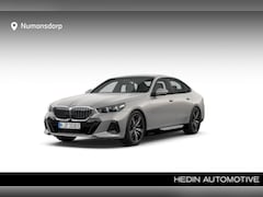 BMW 5-serie - 530e | M-Sport | 20'' | Panorama. | Park. Plus | Stoelvent. | Elek. stoel. | Trekhaak | He