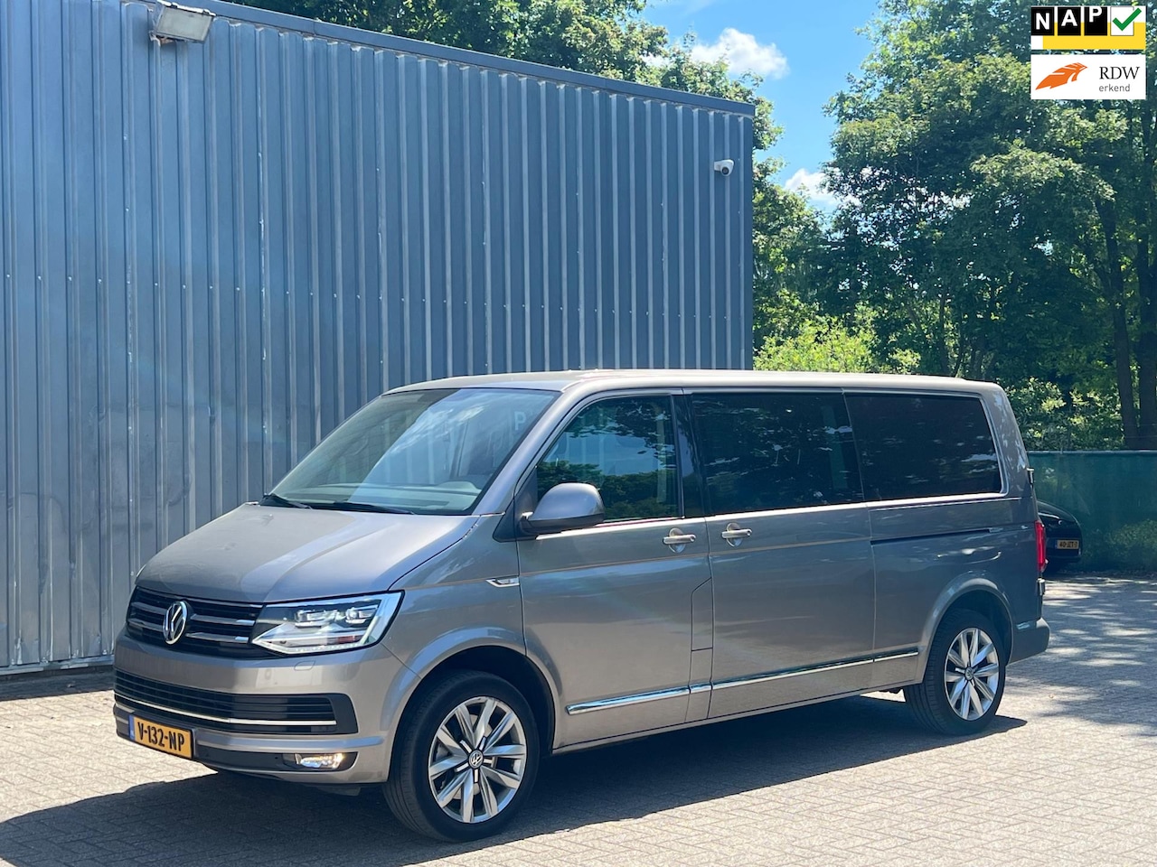 Volkswagen Transporter Caravelle - 2.0 TDI / Dubbel Cabine / LED / 204pk DSG Caravelle - AutoWereld.nl