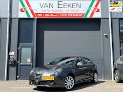 Alfa Romeo Giulietta - 1.4 Turbo 170 PK Distinctive Clima/NAP/Cruise/Leer/17" LM