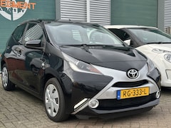 Toyota Aygo - 1.0 VVT-i x-play / Carplay / Camera / Nap / Airco / 5-drs