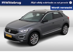 Volkswagen T-Roc - 1.5 TSI Sport / AUTOMAAT/ PANO/ TREKHAAK/ CAMERA/ PARK. SENSOREN/ DIGITAL DASHBOARD/ LED/