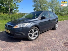 Ford Focus - 1.6 Trend-Airco- kanteldak