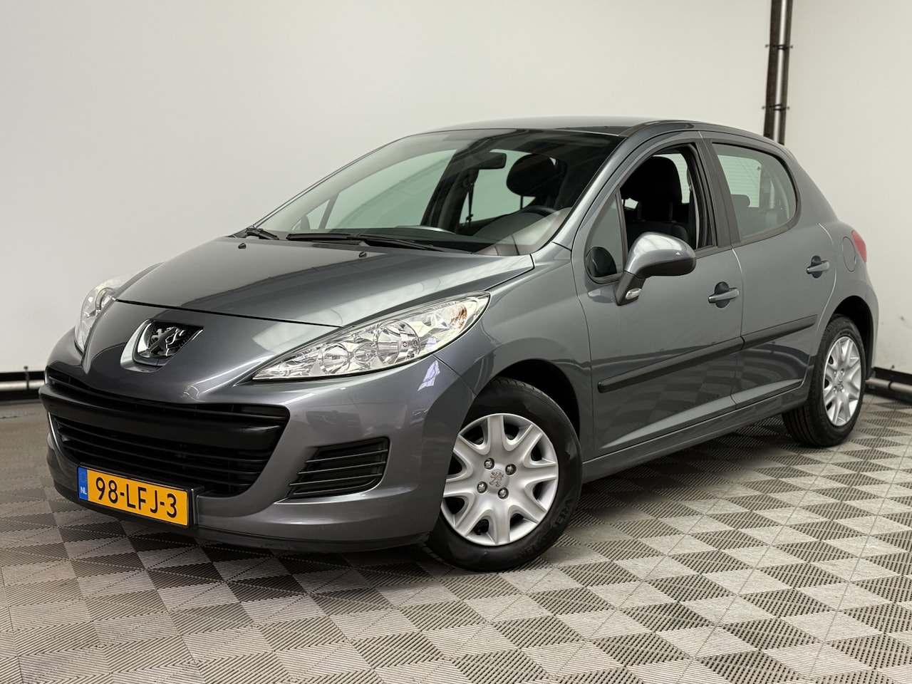 Peugeot 207 - 1.4 VTi X-Line 5-drs Airco NL Auto - AutoWereld.nl