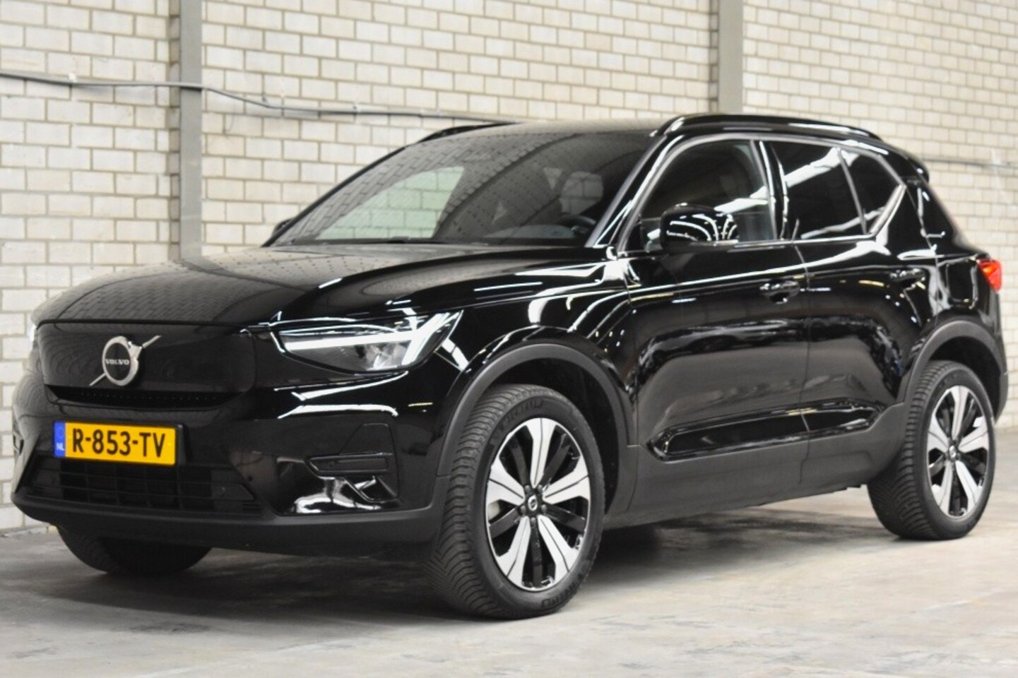Volvo XC40 - Recharge Core 70 kWh | Allseasons | Climate Pakket | Getint Glas - AutoWereld.nl