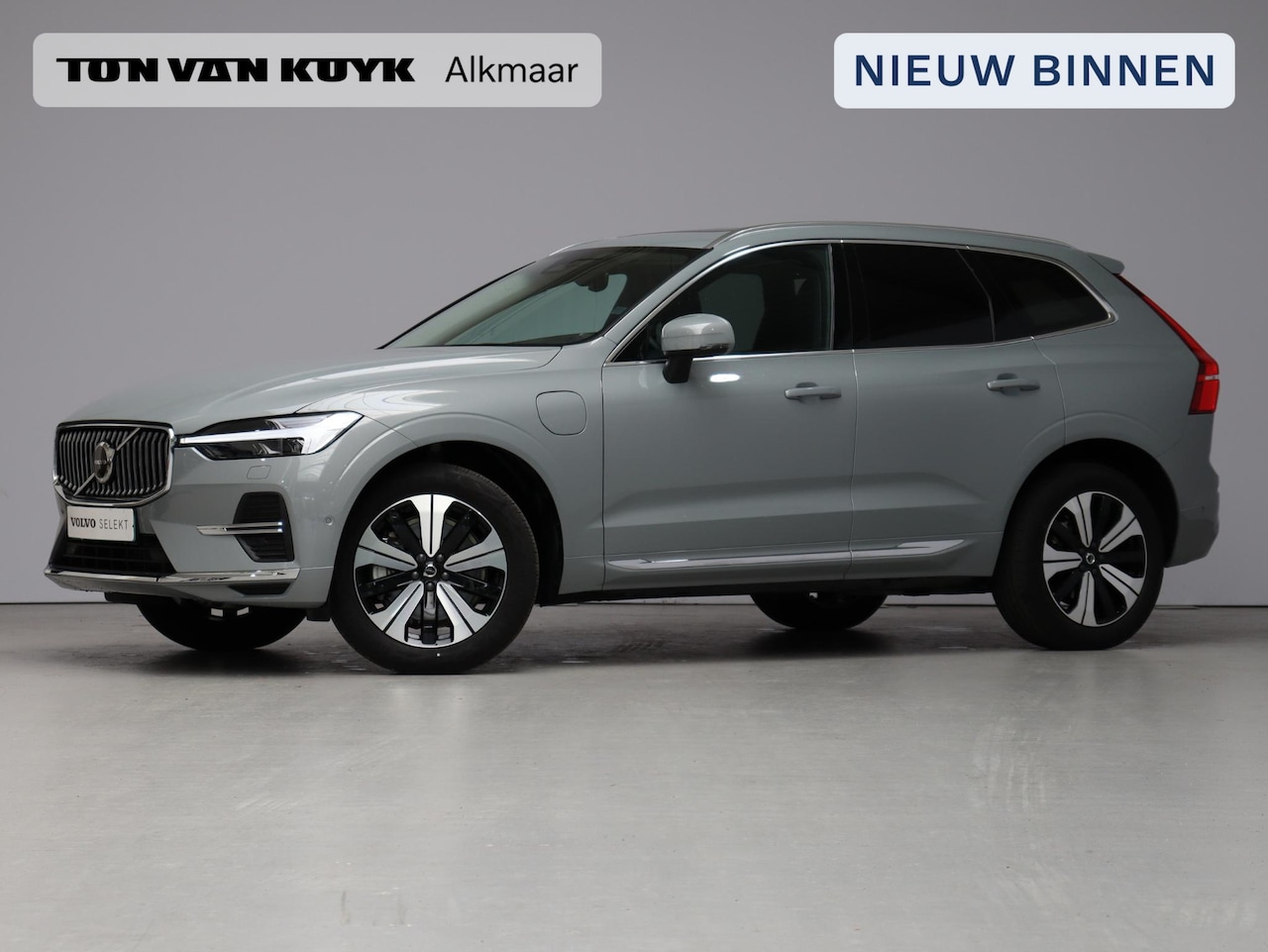 Volvo XC60 - 2.0 T6 Plug-in hybrid AWD Plus Bright / Panoramadak / 360 Camera / Elektrische Stoelen / B - AutoWereld.nl