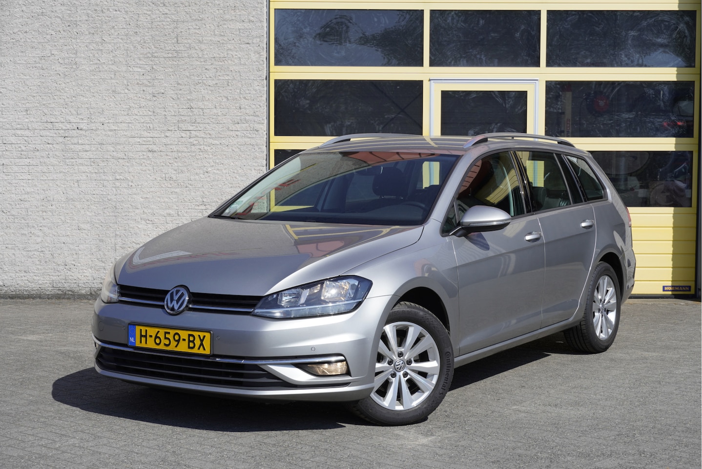 Volkswagen Golf Variant - 1.6 TDI Automaat! Comfortline Business BJ2019 Lmv 16" | Led | Pdc | Navi | Trekhaak | App- - AutoWereld.nl