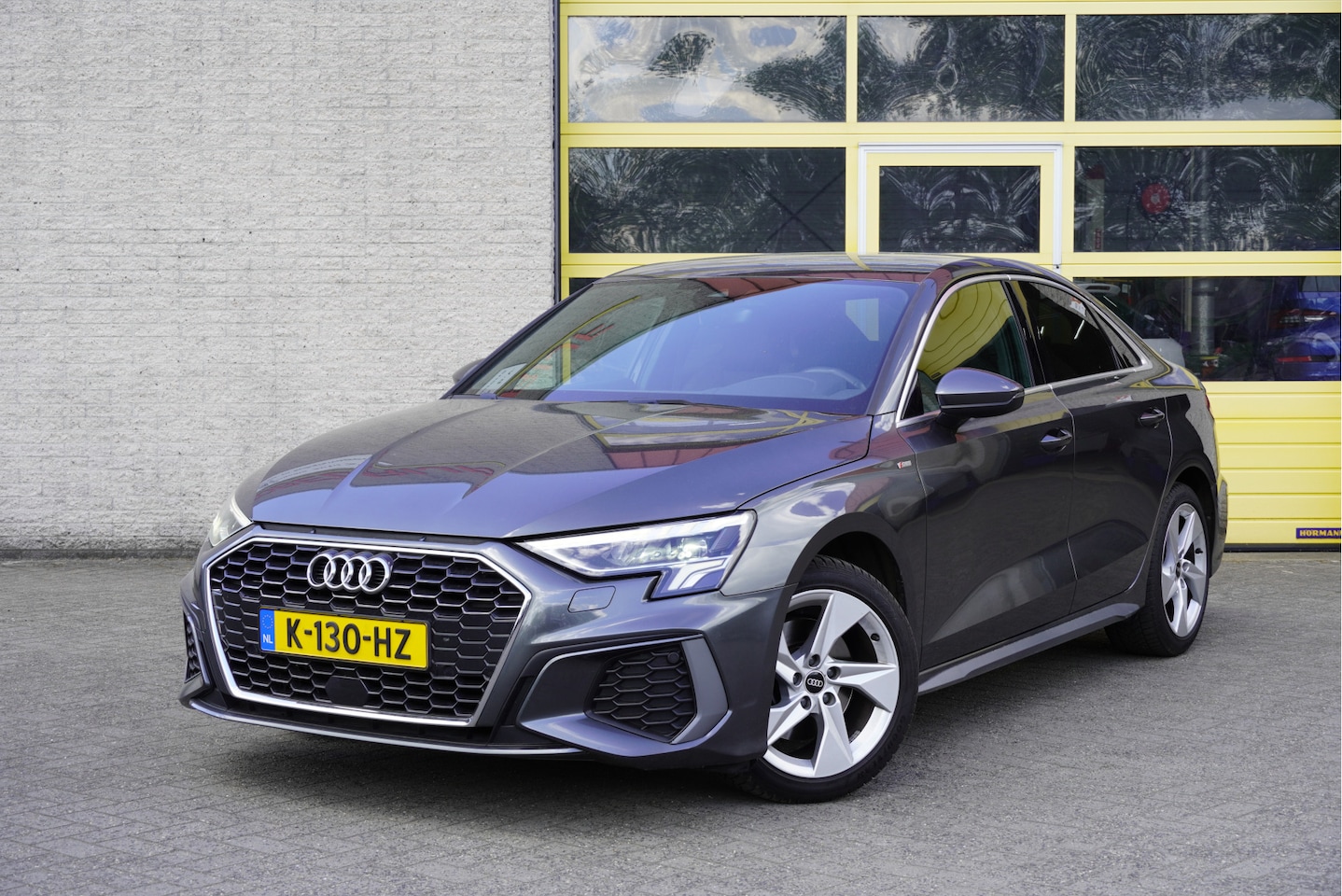 Audi A3 Limousine - 30 TFSI 2x S-Line BJ2021 Lmv 17" | Led | Pdc | Navi | Dynamische knipperlichten | Sideskir - AutoWereld.nl