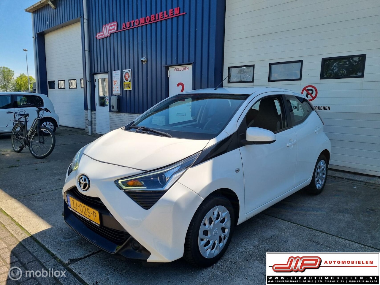 Toyota Aygo - 1.0 VVT-i x-play 5 deurs airco, camera - AutoWereld.nl