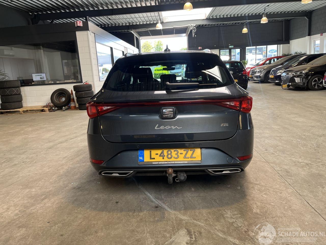 Seat Leon - 1.5 eTSI Style FR 103.215 KM