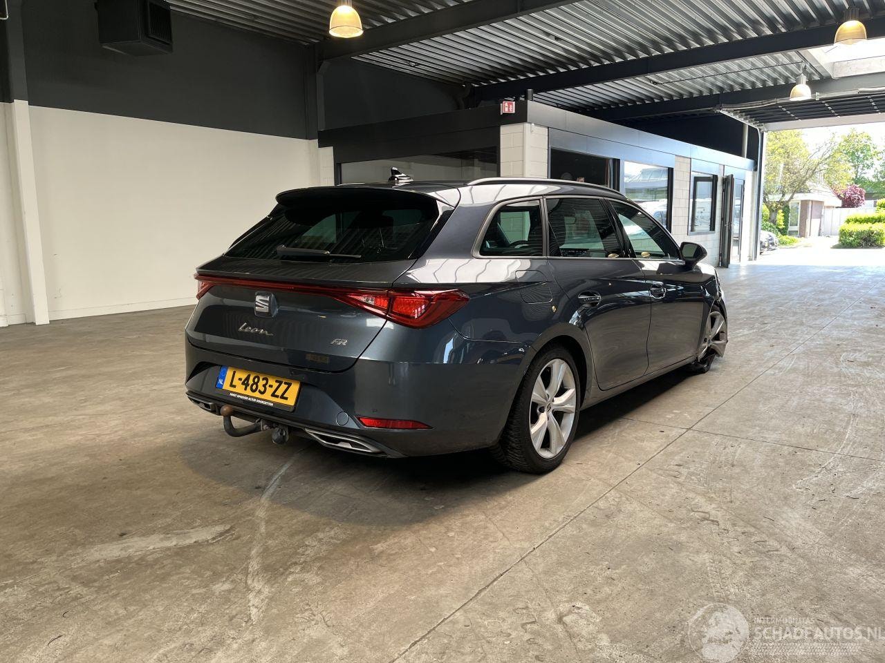 Seat Leon - 1.5 eTSI Style FR 103.215 KM