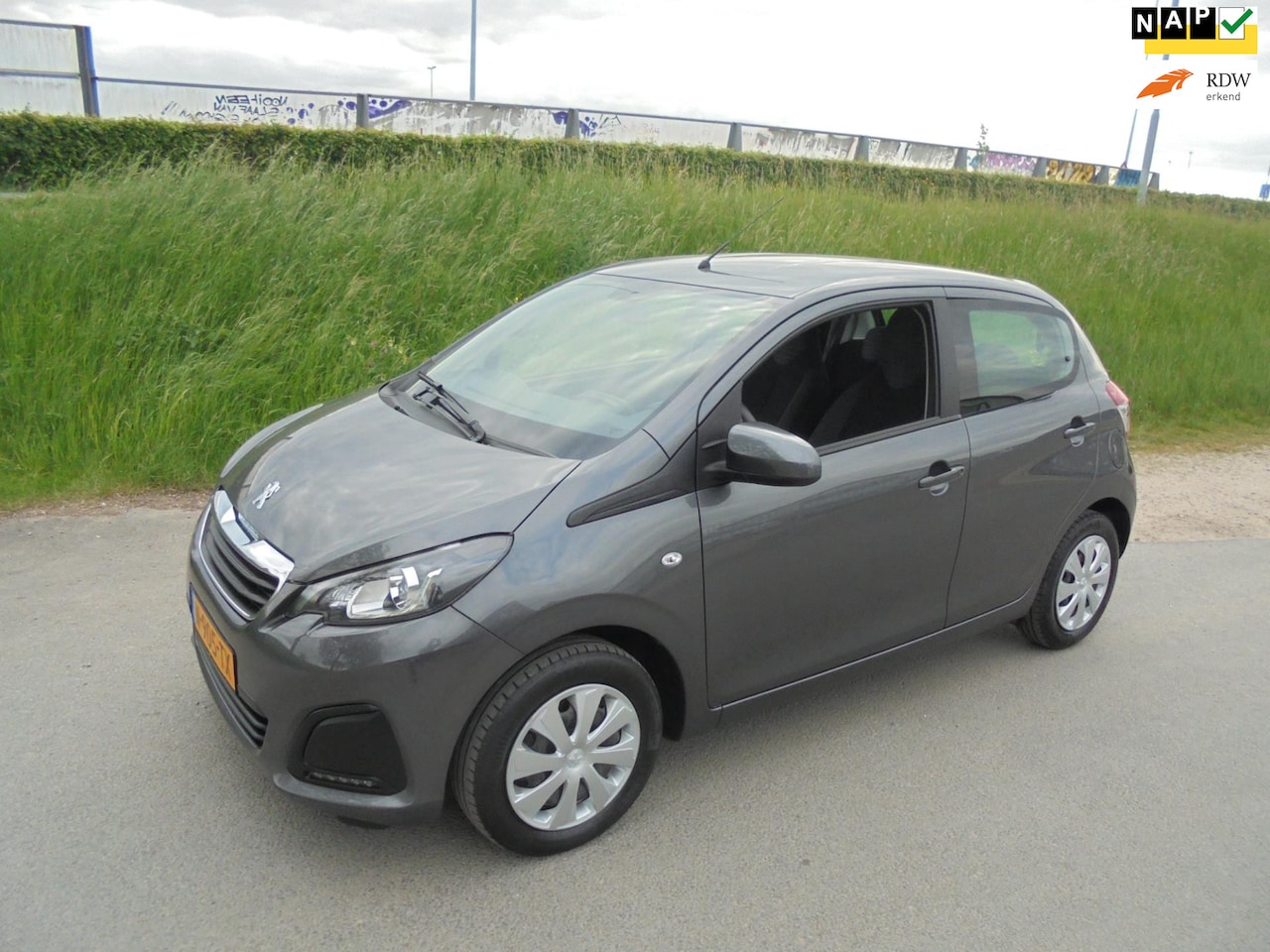 Peugeot 108 - Peugeot 108 1.0 benzine 5 deurs airco 45.000km - AutoWereld.nl