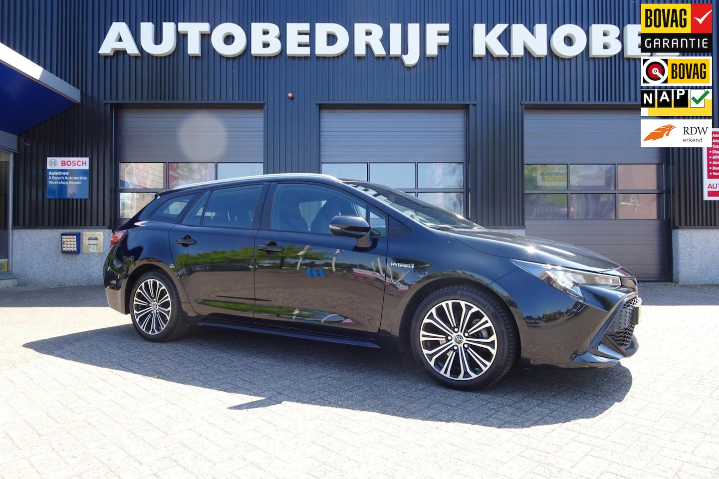 Toyota Corolla Touring Sports - 2.0 Hybrid First Edition 2.0 Hybrid First Edition, NL AUTO, NAP, AFN TREKHAAK, CARPLAY, CAMERA, DEALER OH - AutoWereld.nl
