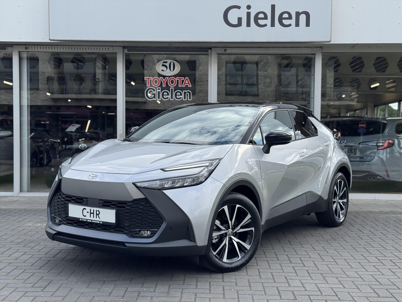 Toyota C-HR - 2.0 High Power Hybrid First Edition | Groot scherm, Dodehoekherkenning, Stoel + Stuurverwa - AutoWereld.nl