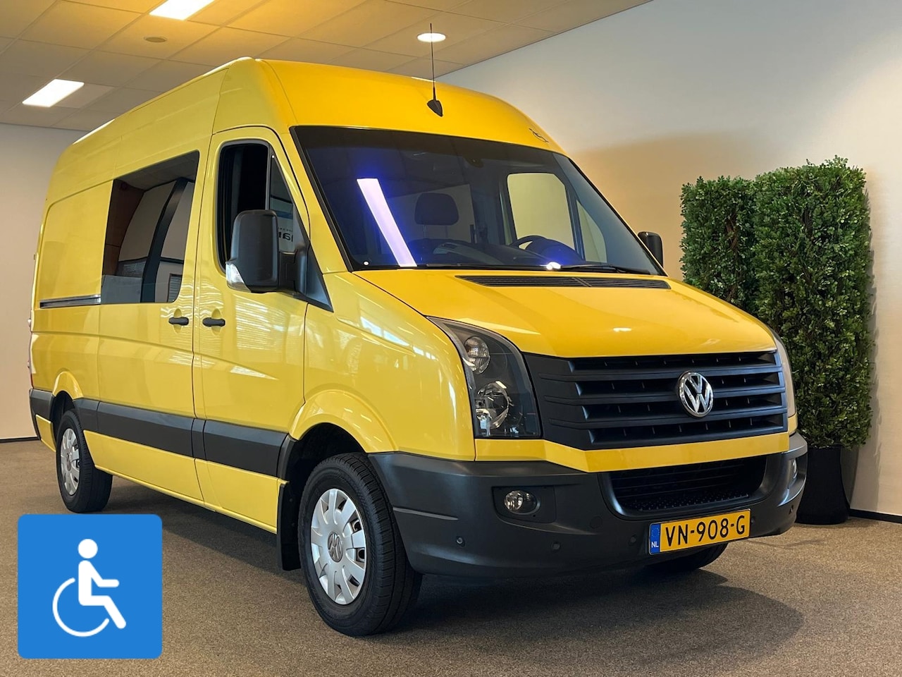 Volkswagen Crafter - L2H2 Rolstoelbus Luchtvering - AutoWereld.nl