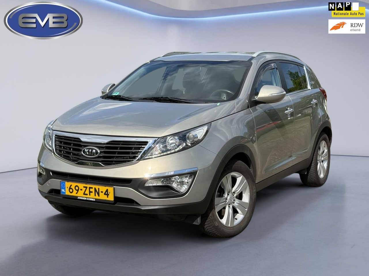 Kia Sportage - 1.6 GDI Plus Pack 1.6 GDI Plus Pack, trekhaak, keurig nette auto, Nederlandse auto met nationale auto pas - AutoWereld.nl