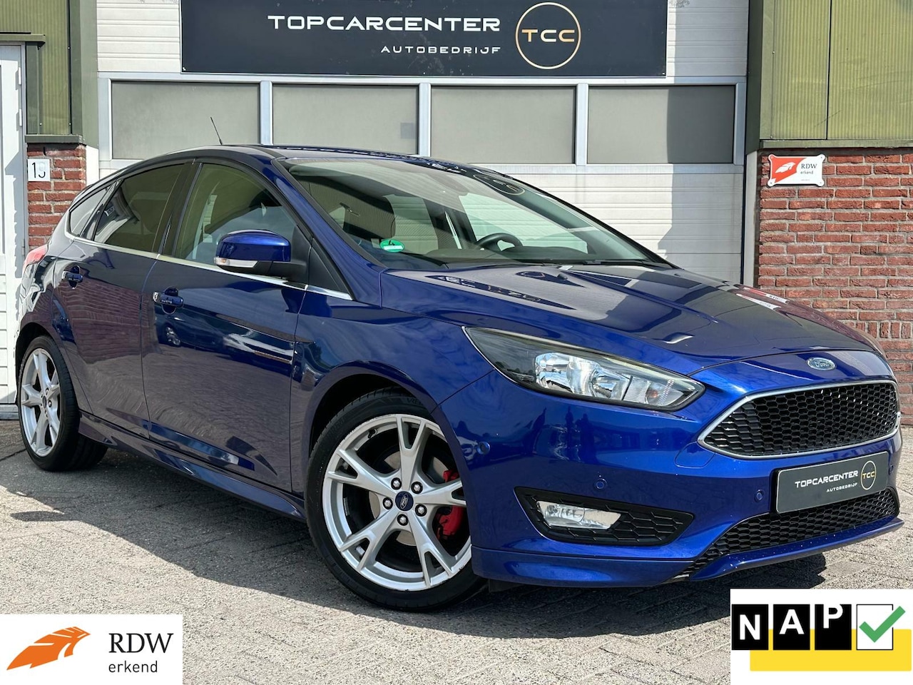 Ford Focus - 1.0 Titanium/KEYLESS/PARKS/NAVI/CRUISE/APK/NAP - AutoWereld.nl