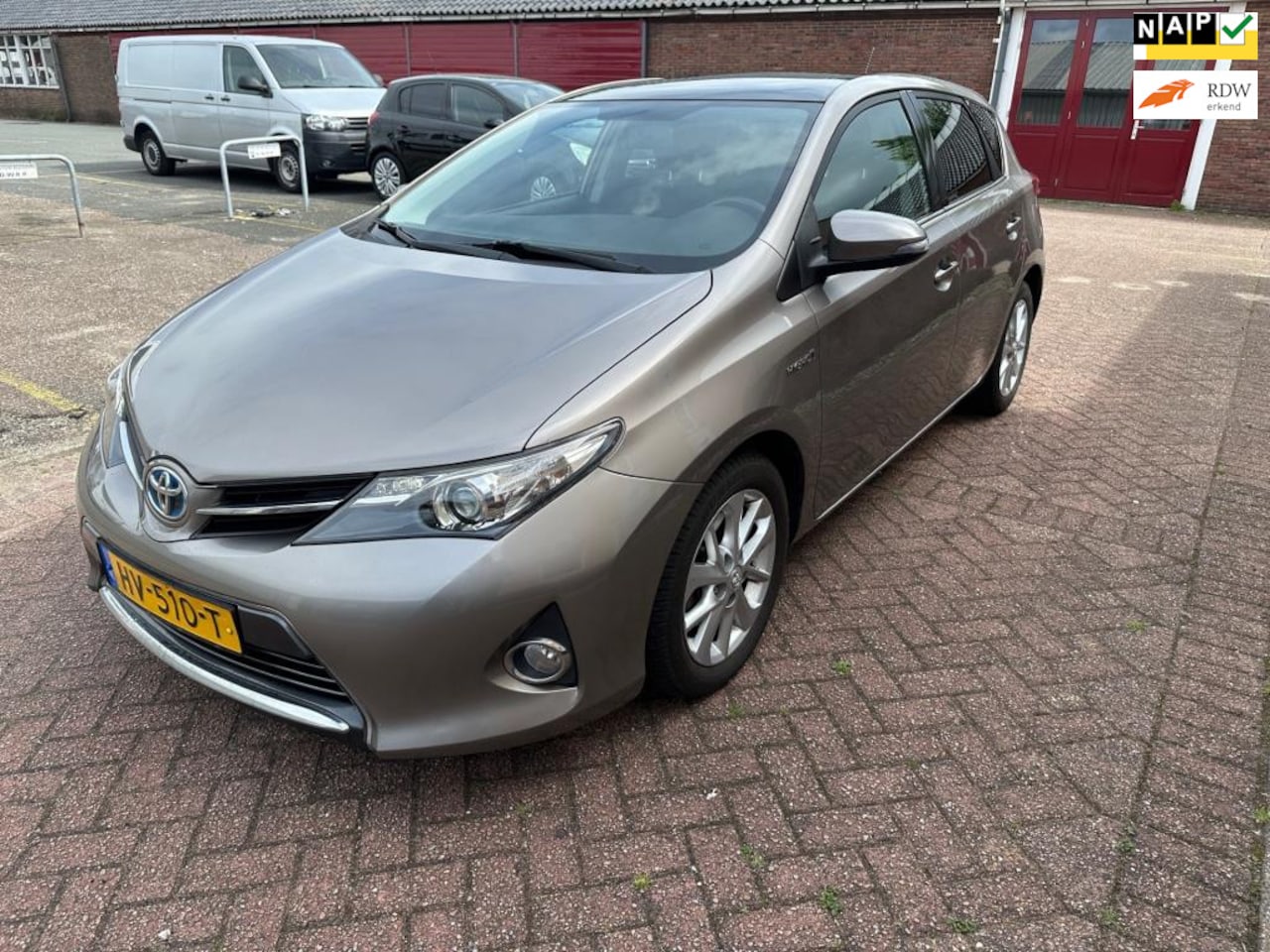 Toyota Auris - 1.8 Hybrid Lease NAVI CAMERA DEALER OH APK NAP - AutoWereld.nl
