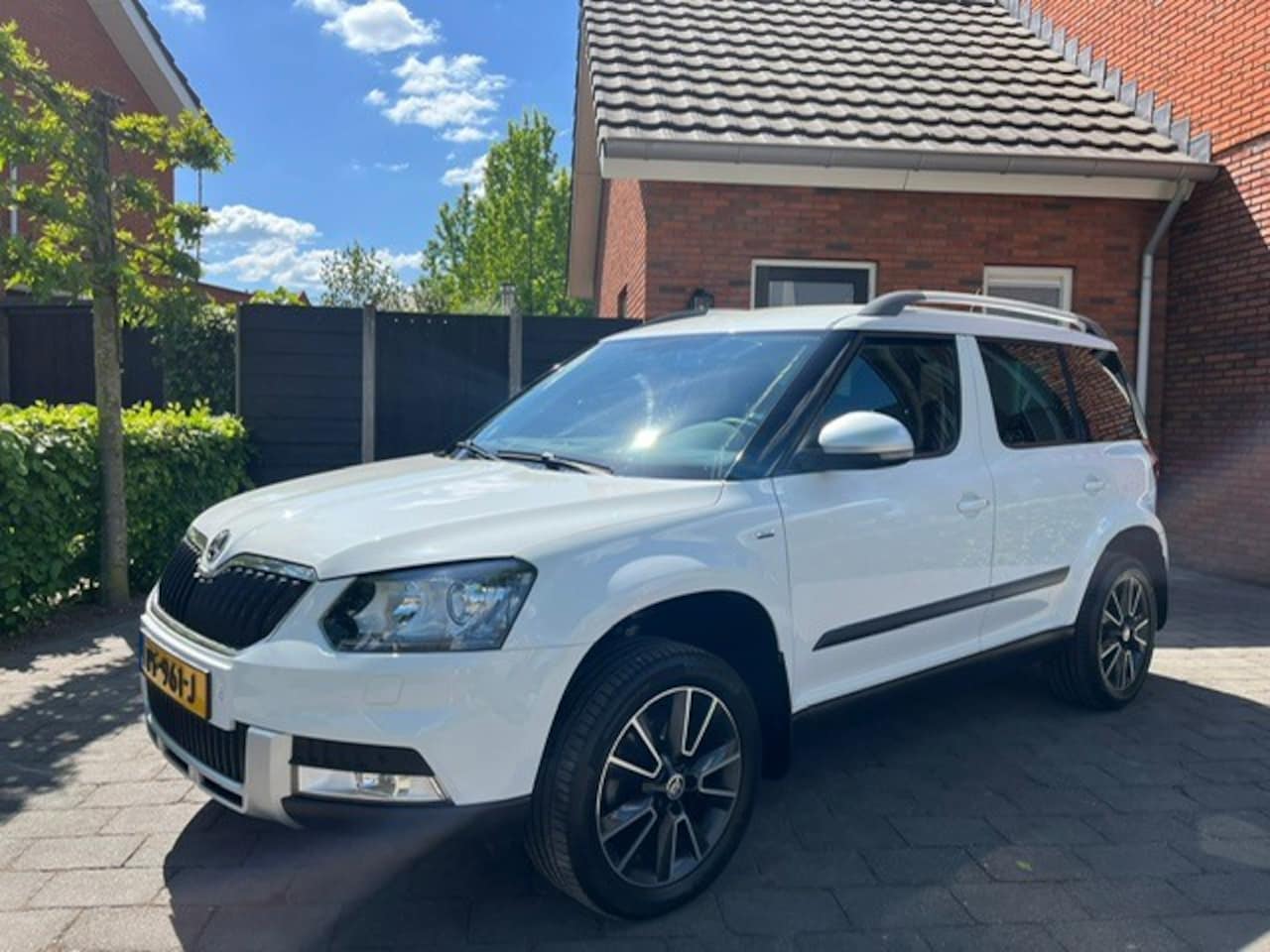 Skoda Yeti Outdoor - 1.4 TSI Greentech Drive | Automaat | Navi | Camera | Trekhaak | NL-auto - AutoWereld.nl