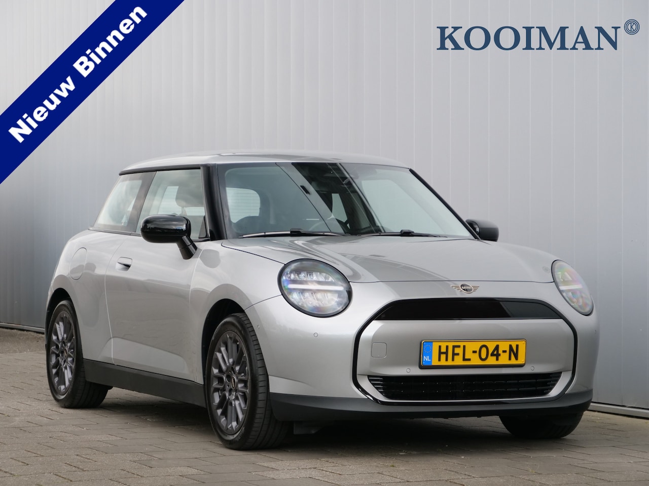 MINI Cooper - Mini E Essential XS 40.7 kWh Automaat Navigatie / LED / 17 Inch - AutoWereld.nl