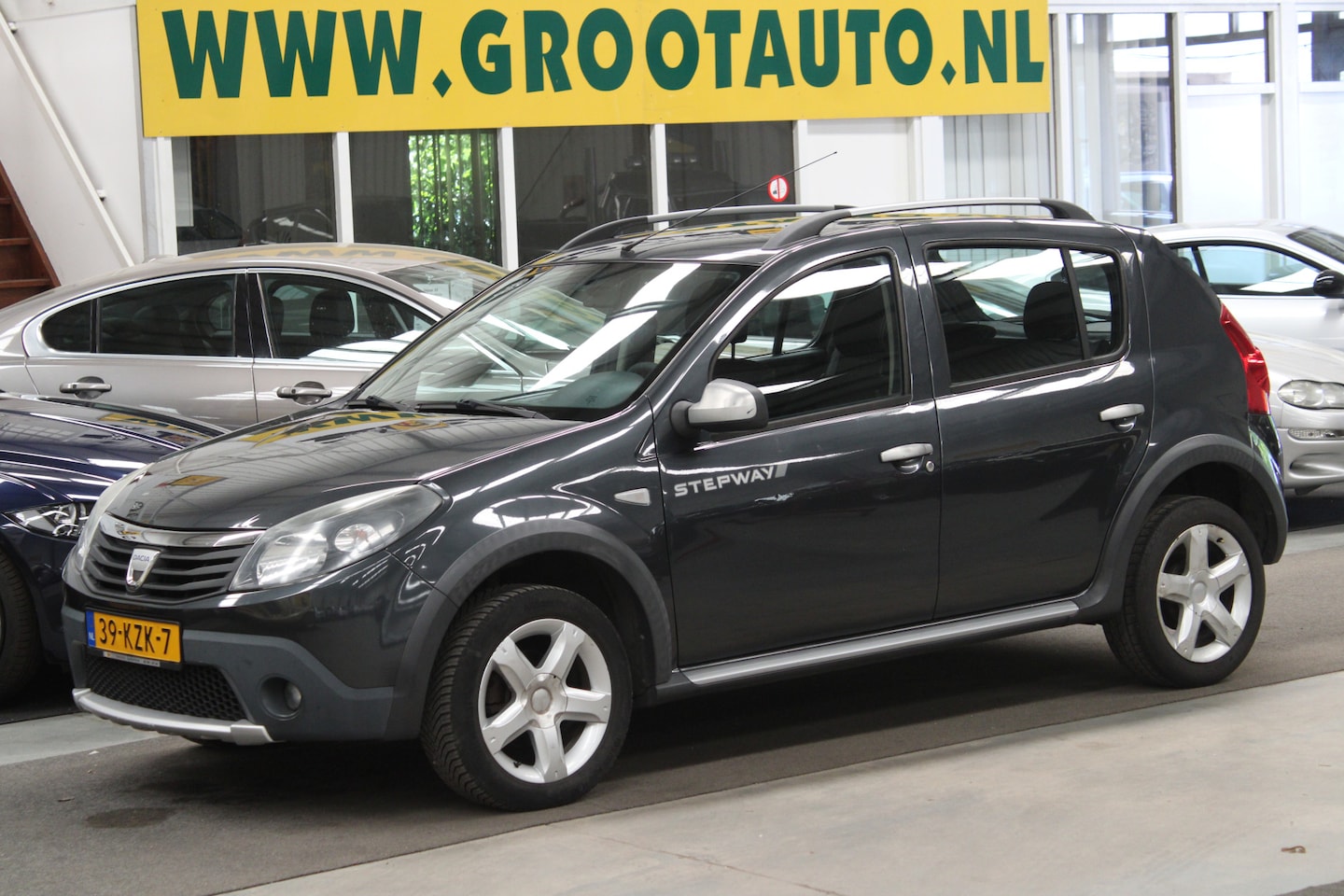 Dacia Sandero Stepway - 1.6 NAP, Airco, Stuurbekrachtiging - AutoWereld.nl
