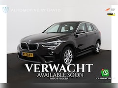 BMW X1 - sDrive20i 192 pk HIGH EXECUTIVE CENTENNIAL AUTOMAAT / LEDER / HEAD-UP DISPLAY / NAVIGATIE