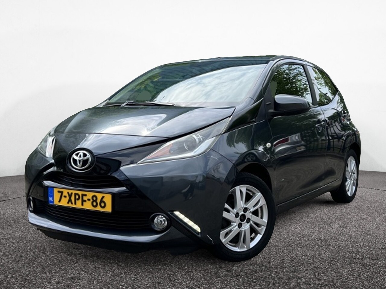 Toyota Aygo - 1.0 VVT-i x-play 1.0 VVT-i x-play - AutoWereld.nl