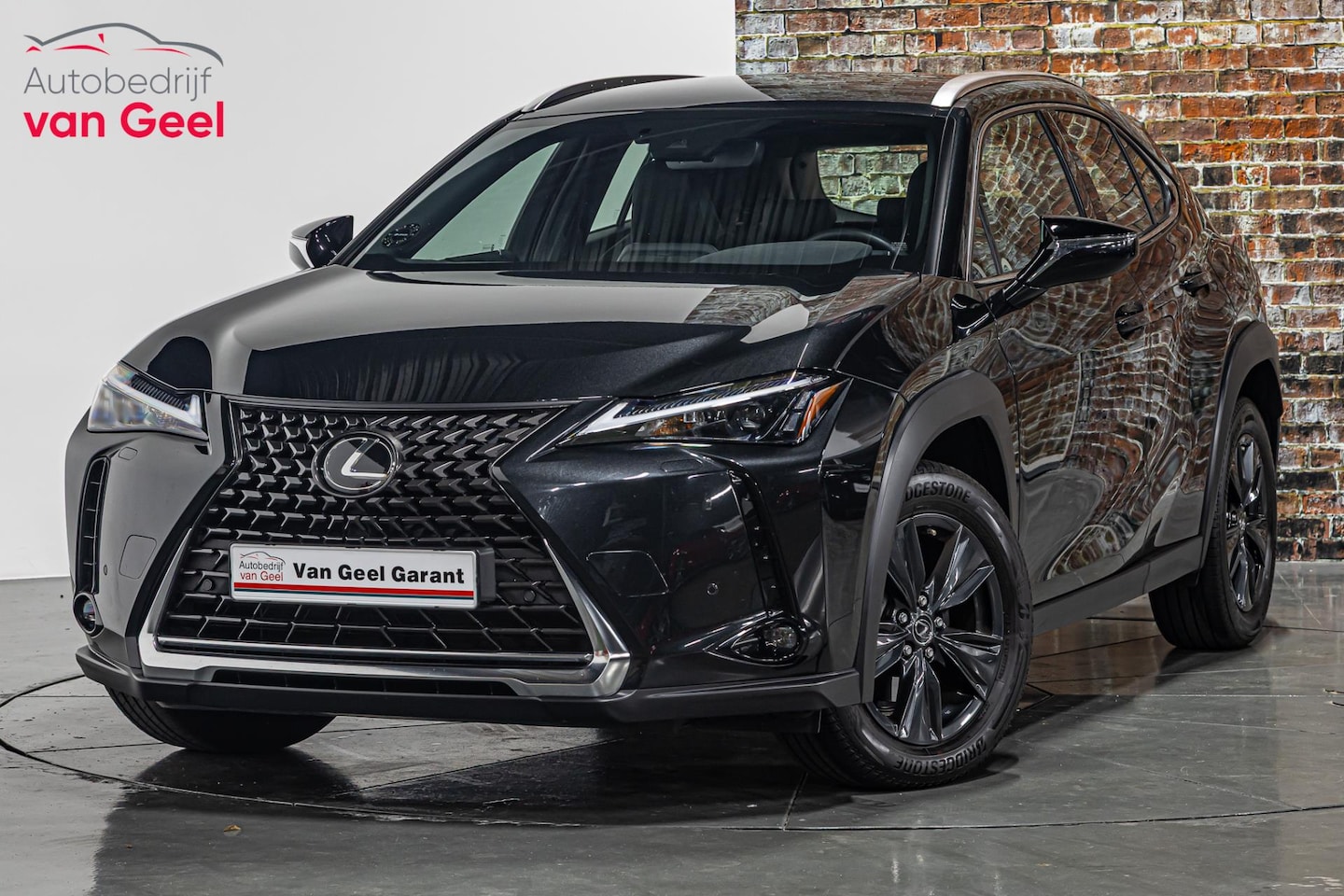 Lexus UX - 250h Urban Line I Stuur&Stoel verwarming I Rijklaarprijs - AutoWereld.nl