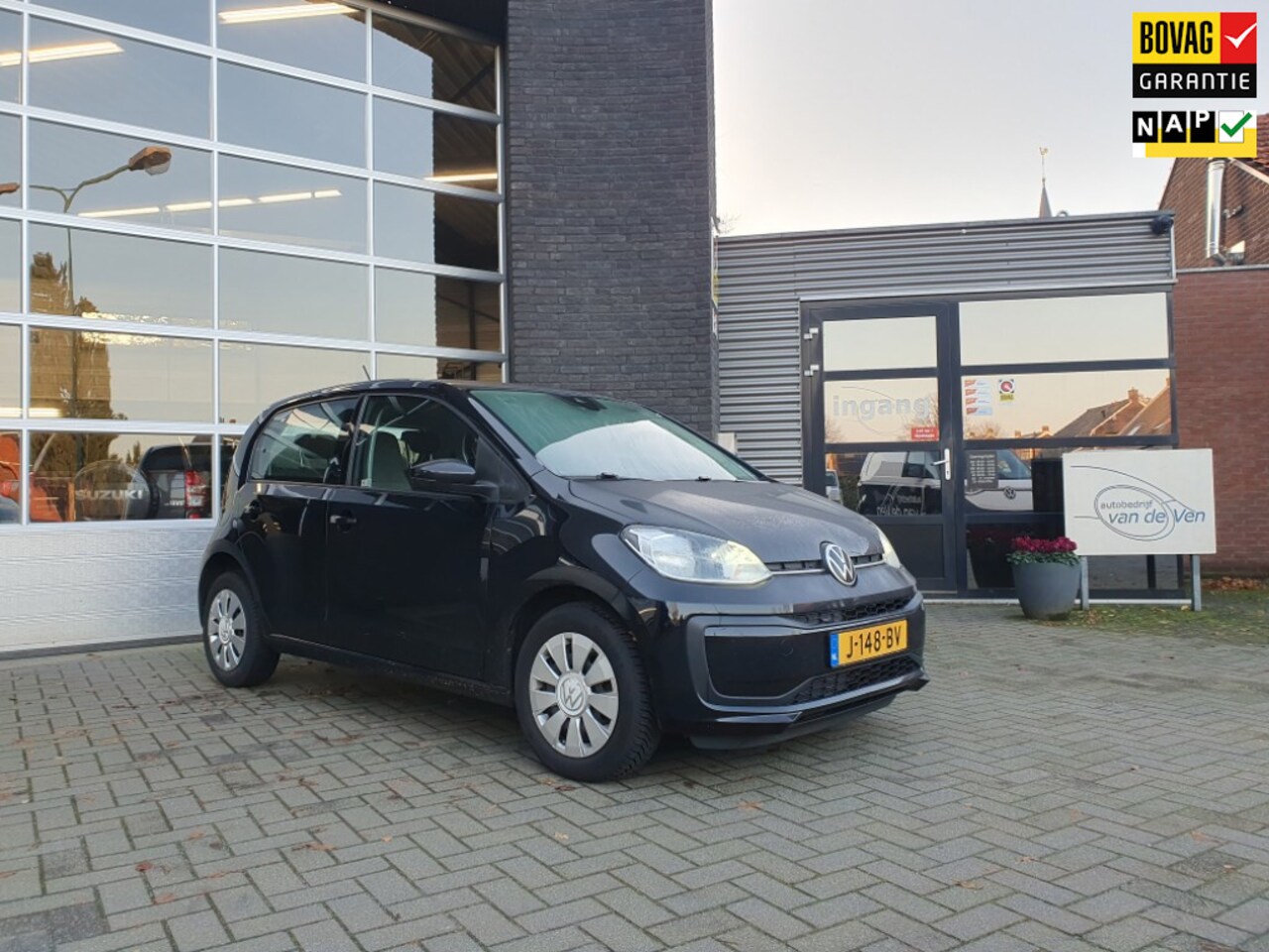 Volkswagen Up! - 1.0 BMT move up! 1.0 BMT move up! 44KW 5drs, airco, bleu tooth, centrale vergrendeling - AutoWereld.nl