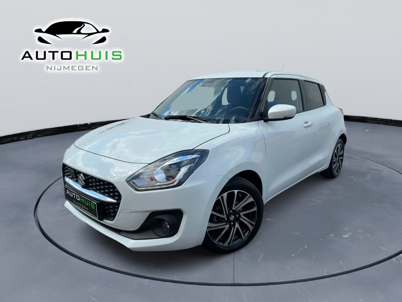 Suzuki Swift - 1.2 Select Navigatiesysteem Stoelverwarming Achteruitrijcamera Cruise controle - AutoWereld.nl