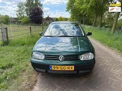 Volkswagen Golf - 1.6-16V Trendline